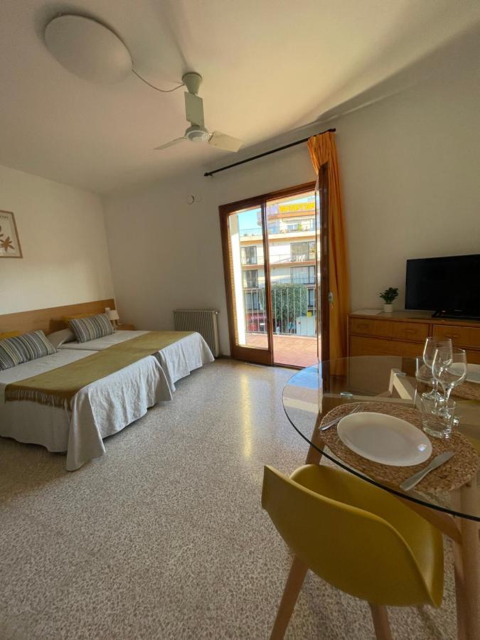 Apartamentos El Sol Tossa de Mar Exterior foto